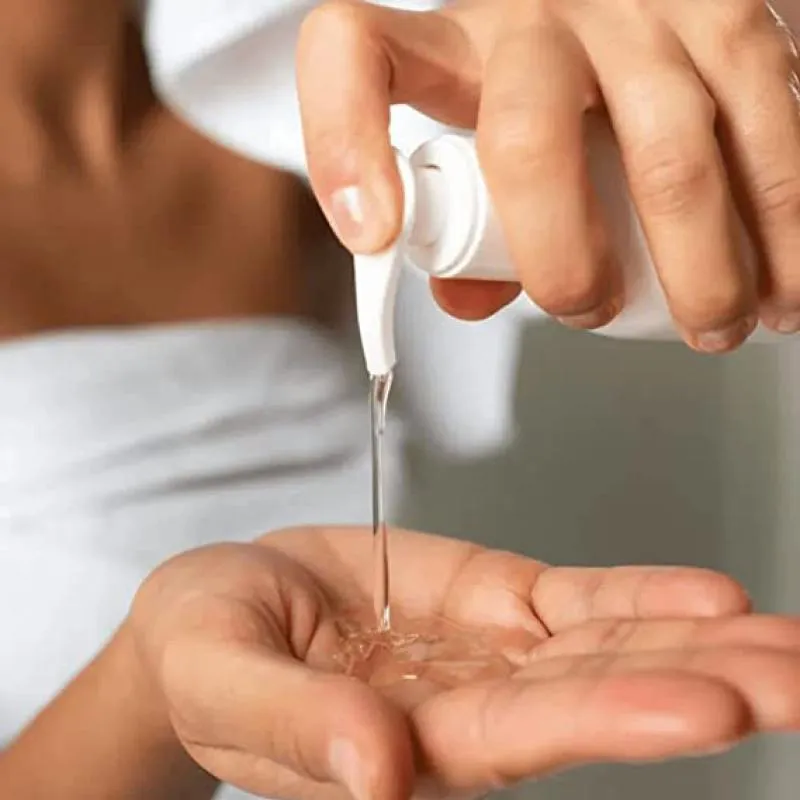 Sabonete Facial Iluminador com Vitamina C Adcos Derma Complex com 240ml